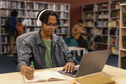 Amazonas abre 20 mil vagas gratuitas em cursos técnicos online