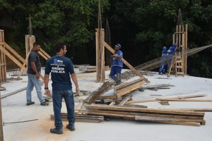Confiança da construção avança 2,1 pontos em março, revela FGV