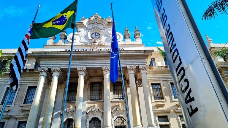 Juristas debatem crise institucional integridade e soluções globais na USP