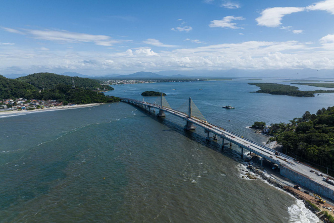mastros da Ponte de Guaratuba têm retirada de andaimes a 23 dias da inauguração