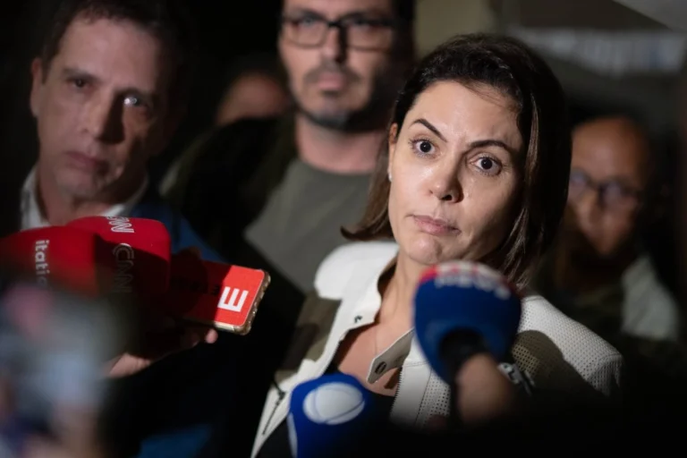 Michelle Bolsonaro divulga vídeo com críticas a jornalistas e provoca reação de entidades