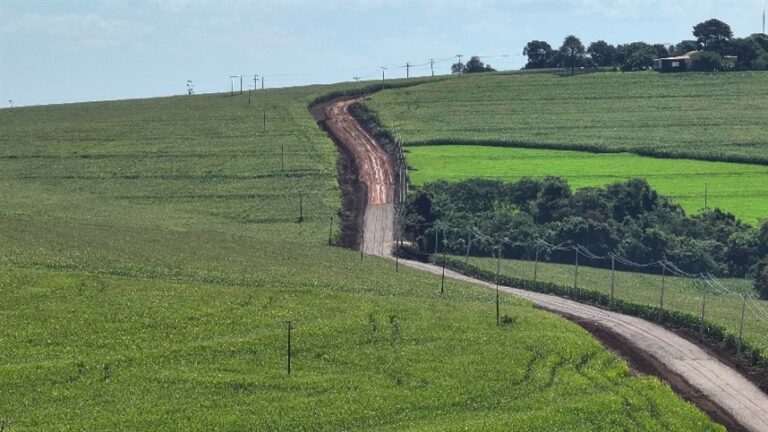 Paraná amplia investimentos de r$ 3,5 bilhões na pavimentação da zona rural