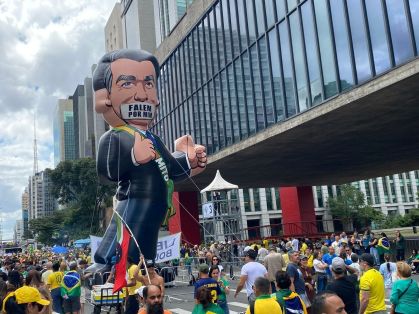 Atos da direita intensificam pressão sobre veto à dosimetria e desafiam STF e Lula