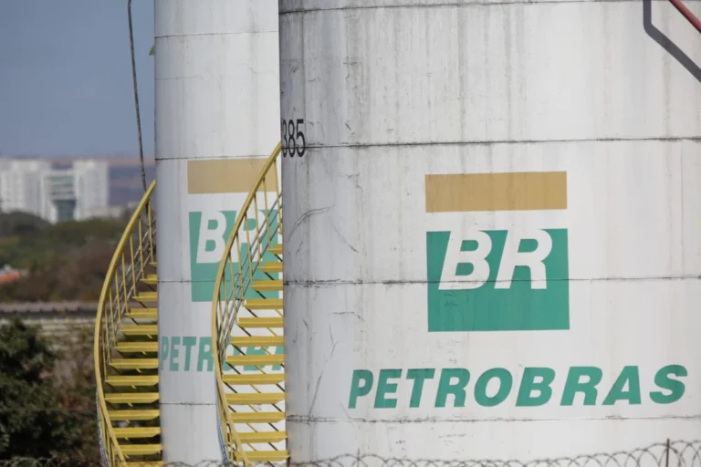 Petrobras reajusta preço do diesel para distribuidoras em r$ 0,38