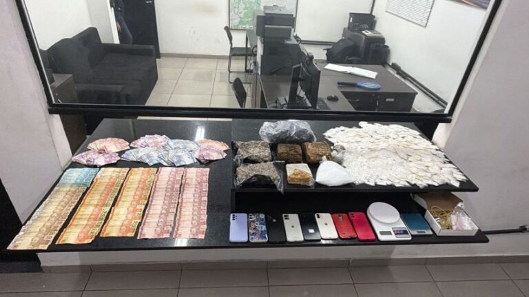 Polícia militar fecha ponto de tráfico de drogas na Bela Vista em São Paulo