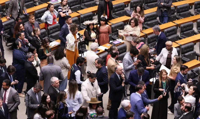 Câmara vota para derrubar veto ao PL da Dosimetria com decisão polêmica