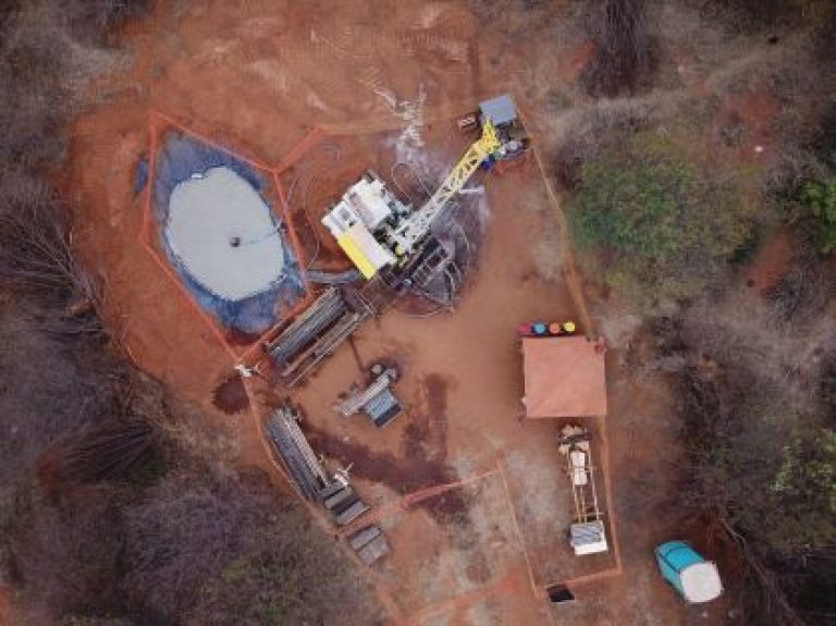Lithium Ionic enfrenta renúncia de diretores após acusações no Canadá
