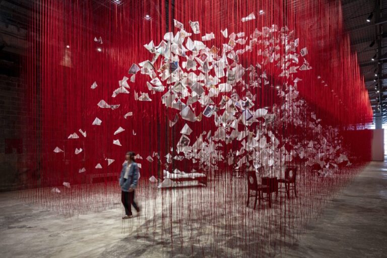 Chiharu Shiota convoca público para participar de instalação em Curitiba