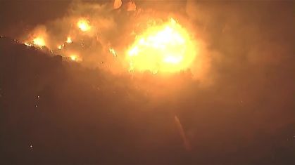 Incêndios florestais causam evacuação emergencial no Condado de Riverside