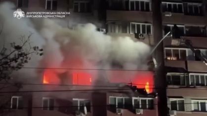Ataque russo fere sete pessoas em prédio residencial em Dnipro