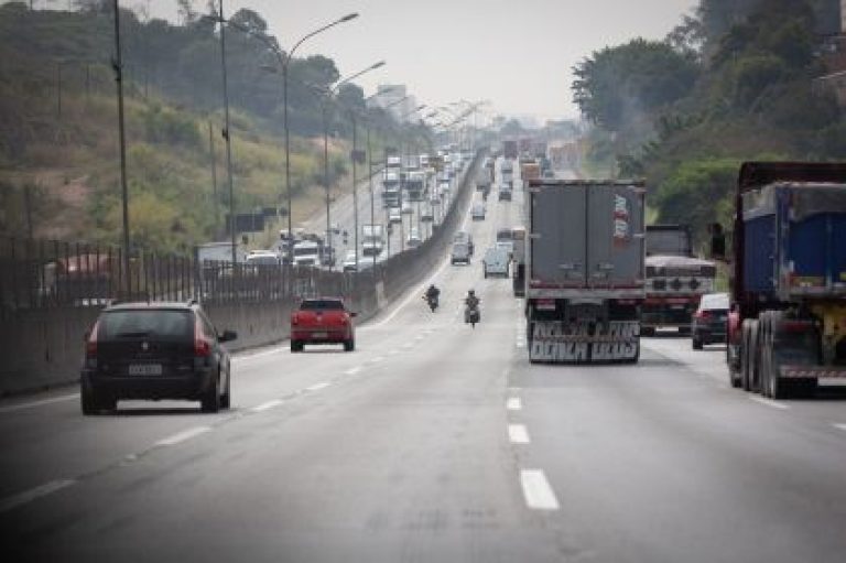 Mais de 16 milhões de veículos devem circular nas estradas de São Paulo na Páscoa