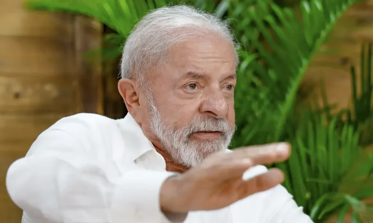 Lula anuncia anulação de leilão da Petrobras por preços abusivos do gás