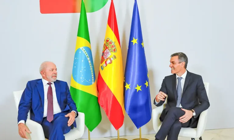 Brasil e Espanha avançam em acordos para regular big techs e inovação digital
