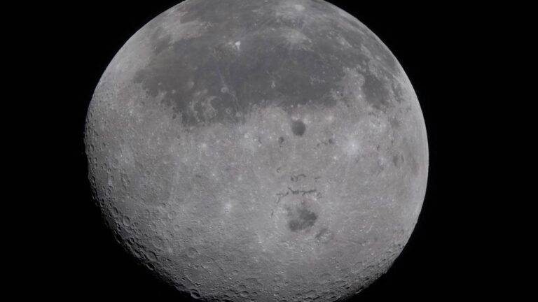 Cratera lunar recebe nome em homenagem a Carroll Wiseman na Artemis II