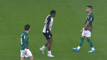 Fernando Diniz defende André do Corinthians após expulsão polêmica em clássico