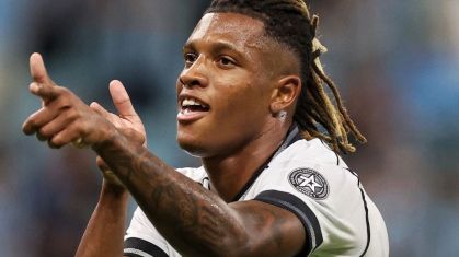 Danilo vive ano mais artilheiro e ganha destaque no Botafogo