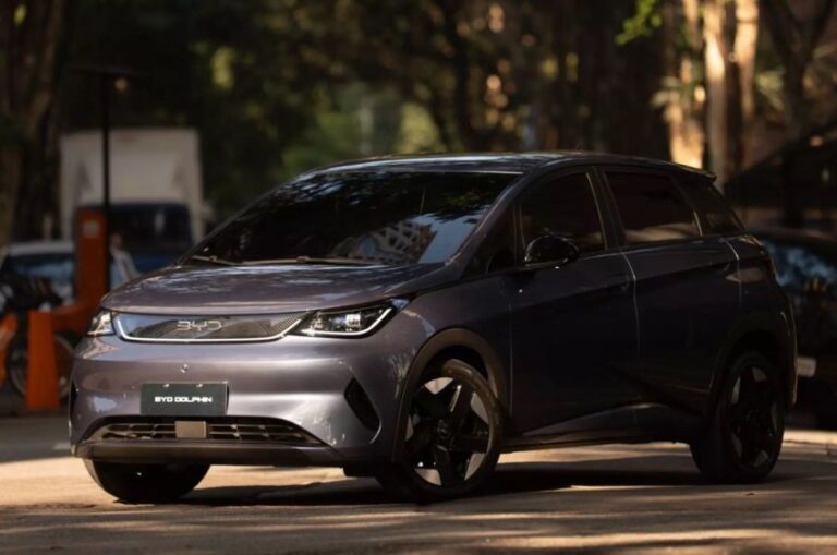 BYD lança Dolphin SE e Yuan Plus 2027 com mais potência e autonomia