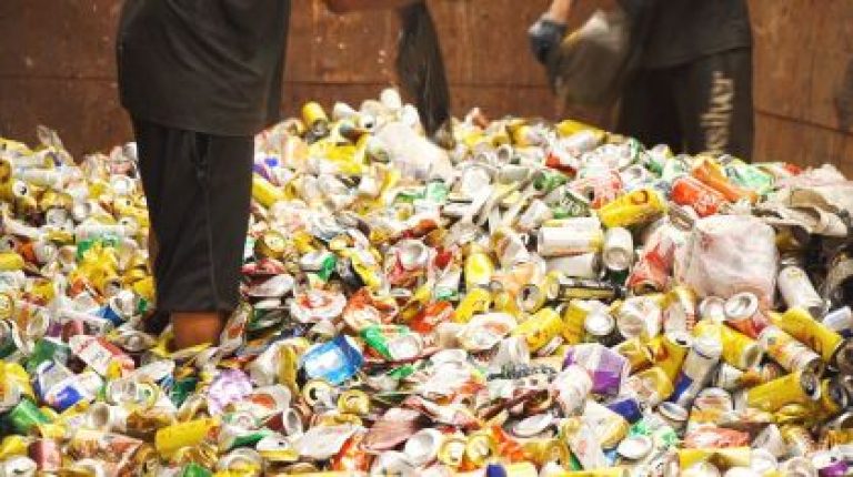 Lula tem até quarta-feira para sancionar lei que incentiva a reciclagem