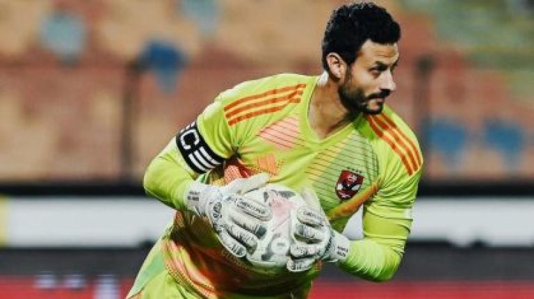 Goleiro do Al-Ahly é suspenso por agressão a árbitro em partida decisiva