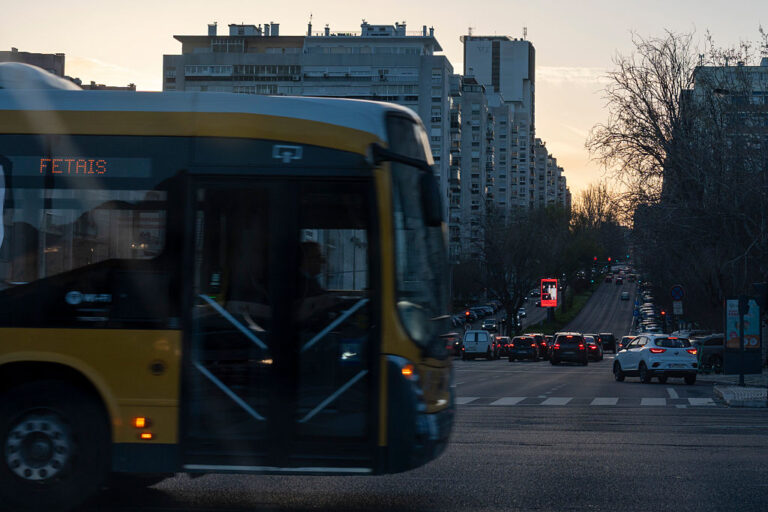 Petição em portugal discute proibição de motoristas a partir dos 75 anos