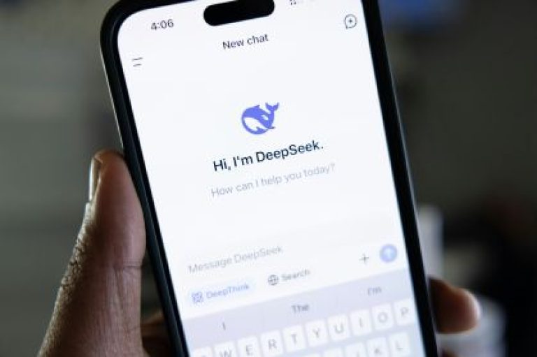 DeepSeek lança modelo de ia mais barato e potente adaptado para chips Huawei