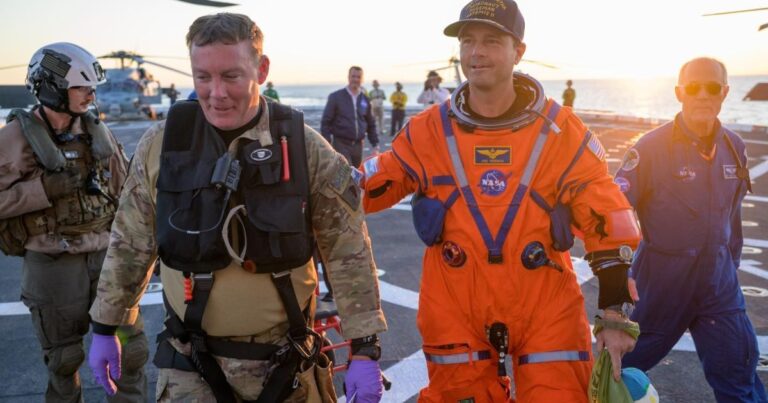 Astronauta da Artemis II compartilha primeira imagem após retorno à Terra