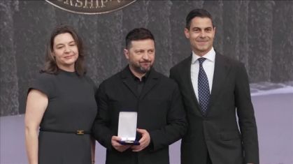 Zelensky e Ucrânia recebem prêmio na Holanda por coragem durante guerra