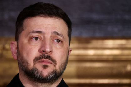 Zelensky alerta que alívio das sanções financia guerra russa