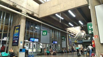 Movimento de veículos e passageiros aumenta no feriado de Tiradentes em São Paulo