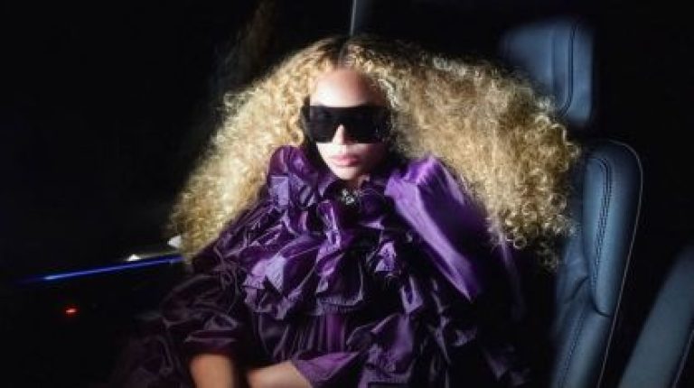 Beyoncé faz referência a Prince e fãs especulam sobre novo álbum de rock