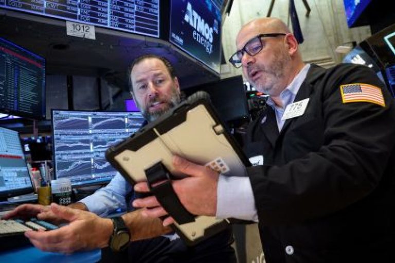 Wall Street sobe com expectativa de negociação entre EUA e Irã