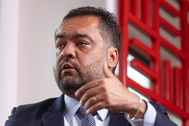 Tse declara inelegibilidade de Cláudio Castro após uso irregular da Ceperj