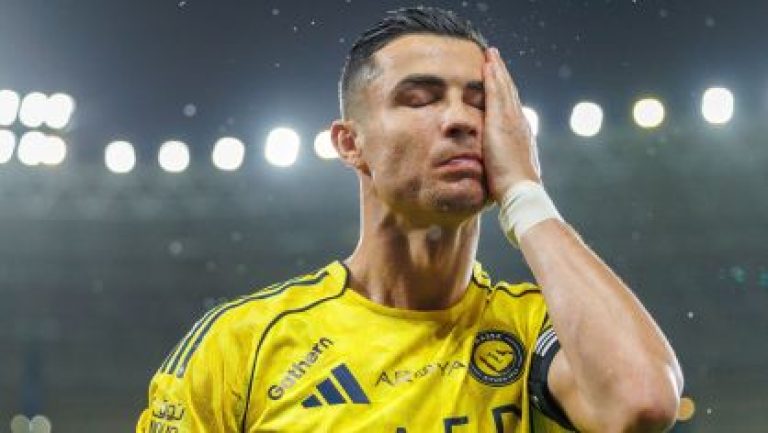 Cristiano Ronaldo vomita após vitória do Al-Nassr no Campeonato Saudita