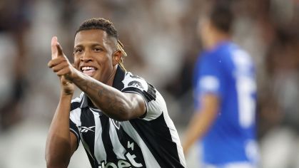 Botafogo reforça escalação com Danilo e Barboza para clássico contra Vasco