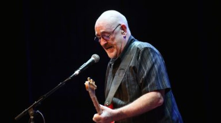Dave Mason, fundador do Traffic, morre aos 79 anos
