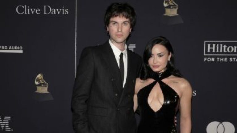 Jutes lamenta ausência em primeiro aniversário de casamento com Demi Lovato