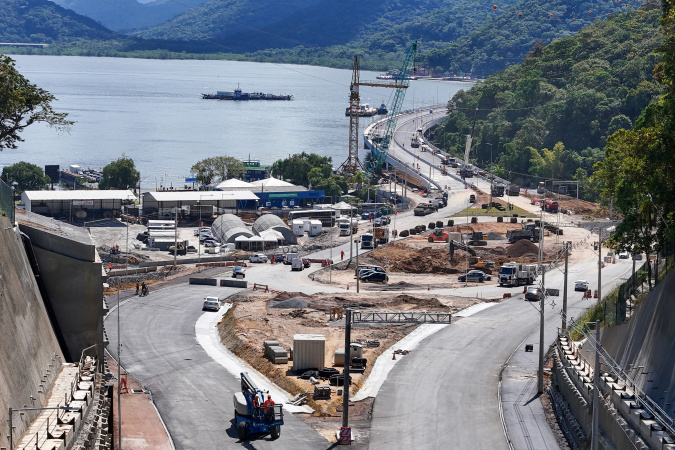Obras na ponte de Guaratuba avançam mesmo durante feriado