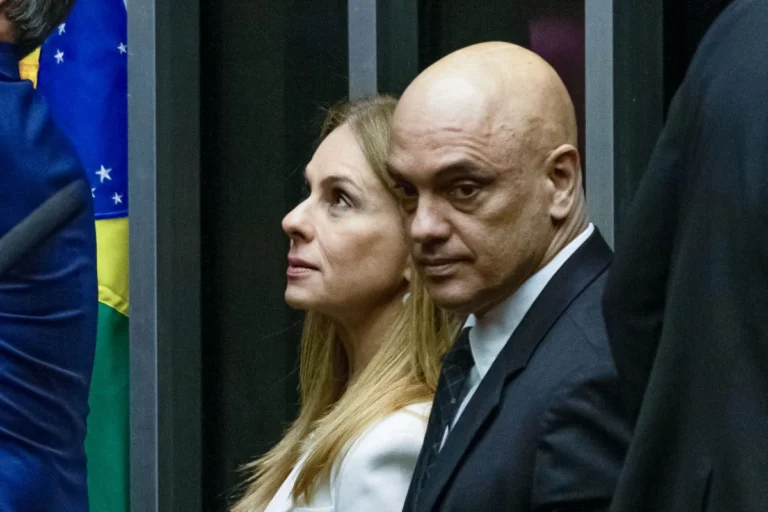 Família de Alexandre de Moraes busca indenização de R$ 60 mil contra senador Vieira