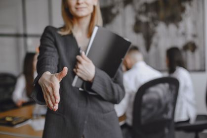 Vagas pj crescem 19% em 2026 e remodelam mercado de trabalho