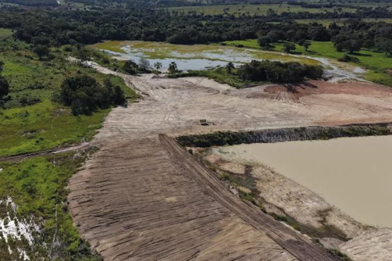 Garimpo ilegal de ouro gera denúncia grave em fazenda de Goiás