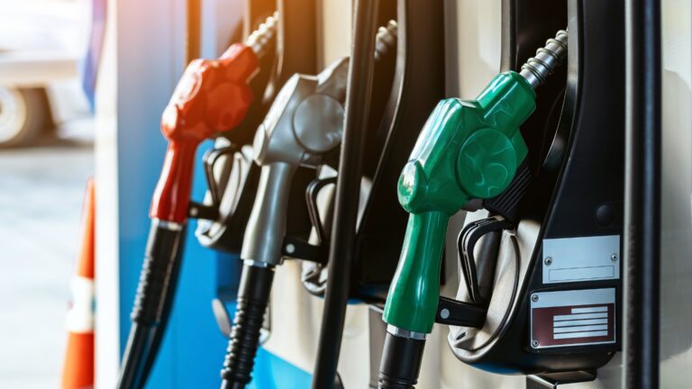 Preço da gasolina no Paraná alcança R$ 7,59 com variações entre cidades
