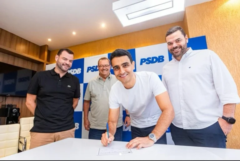 Jhc fortalece psdb em maceió com saída de presidente da câmara do pl