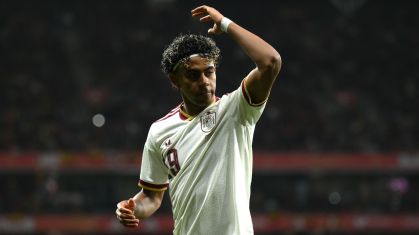 Lamine Yamal condena gritos islamofóbicos em jogo da Espanha