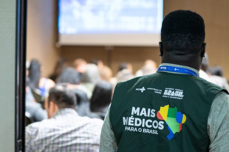 Mais Médicos oferta 19 vagas para municípios em Roraima em 2026