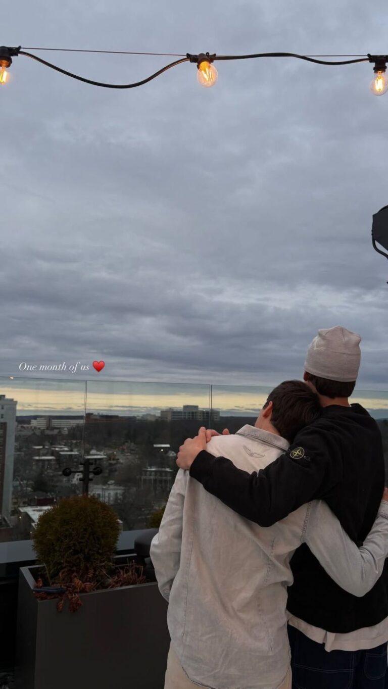 Noah Schnapp assume namoro e destaca relação com personagem Will