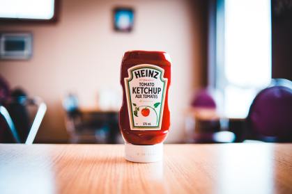 Kraft Heinz aposta em mais proteína e menos açúcar para revitalizar marcas
