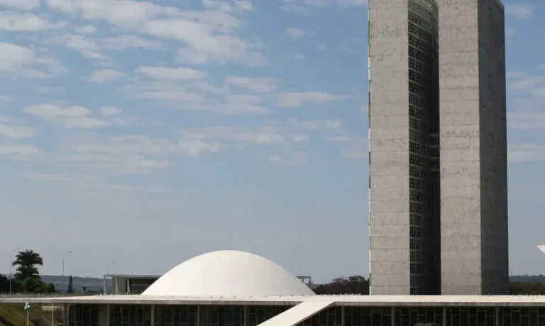 Câmara autoriza ANP a acessar dados para combate a fraudes no setor de combustíveis
