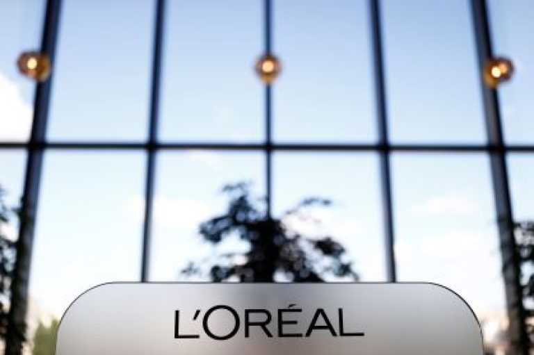 Ações da L'Oréal avançam 8% após resultados fortes no primeiro trimestre