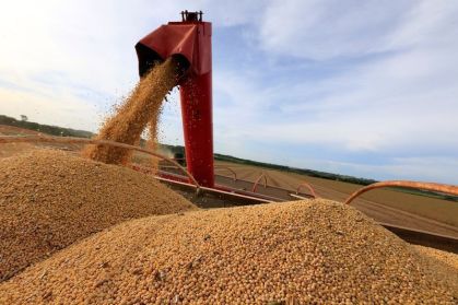 Brasil deve manter exportação de soja em níveis elevados em abril