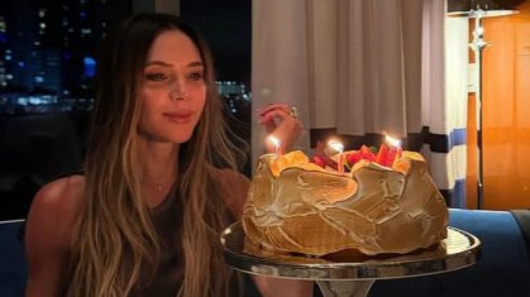 Victoria Beckham reflete sobre a maternidade em seu aniversário após conflito familiar